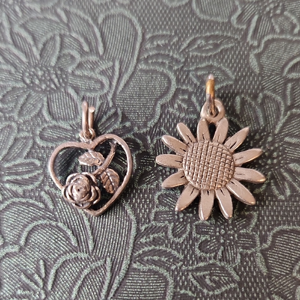 .925 Silver Sunflower and Heart Rose | Charm / Pendant Set